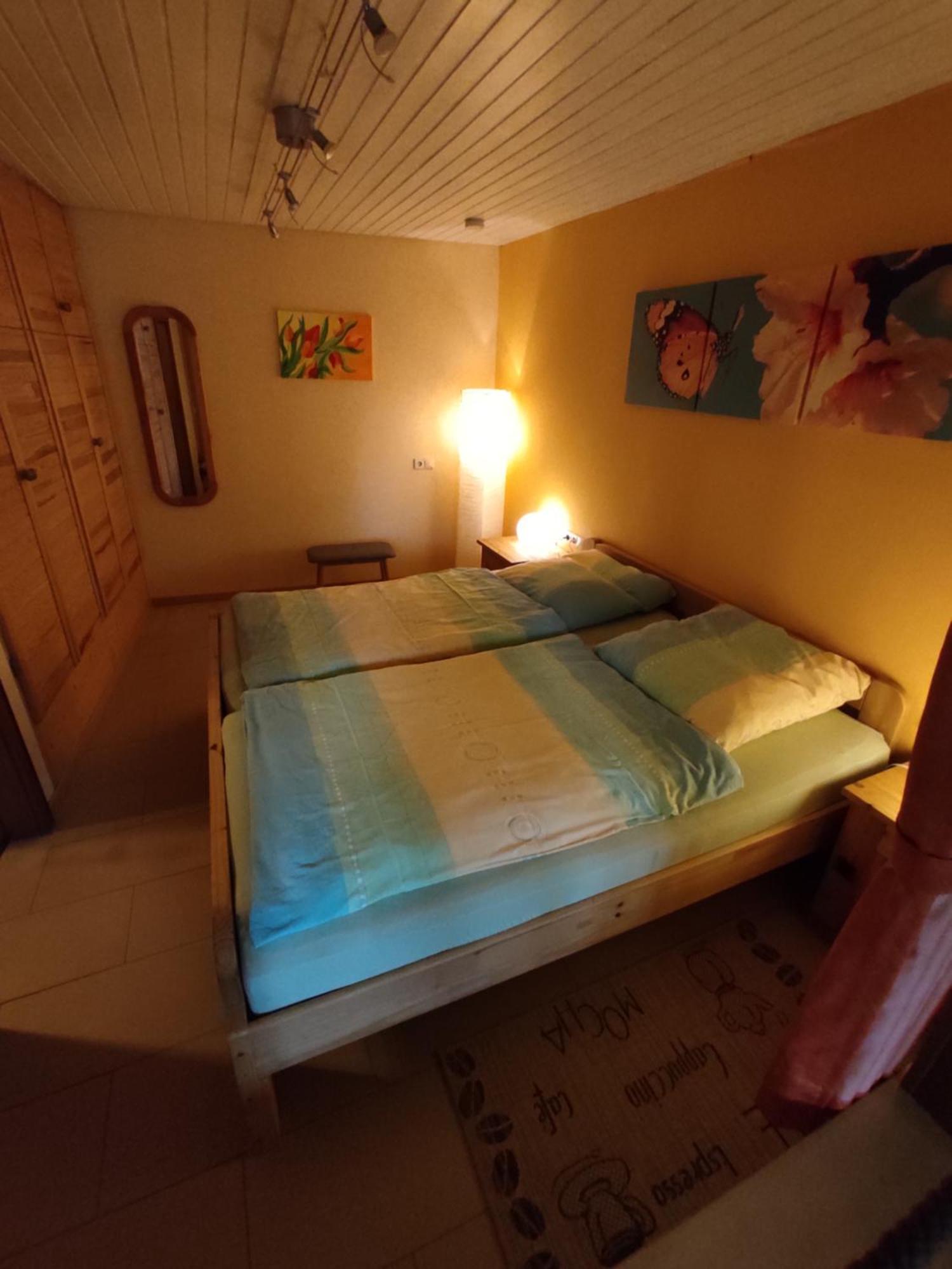 Moselferienweingut Schaefer Apartment Wintrich Room photo